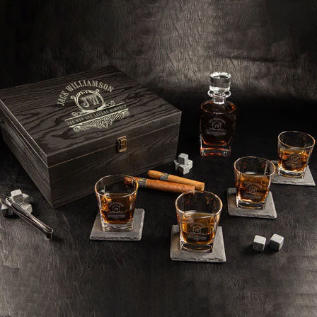 elegance decanter and whiskey glasses