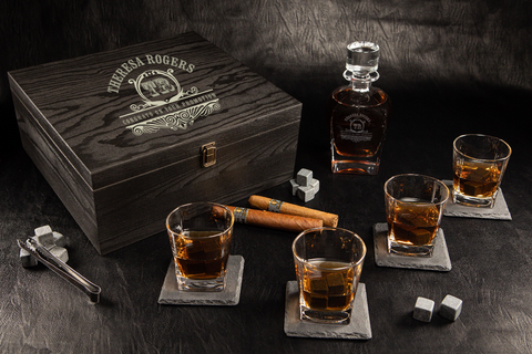 elegance decanter and whiskey glasses