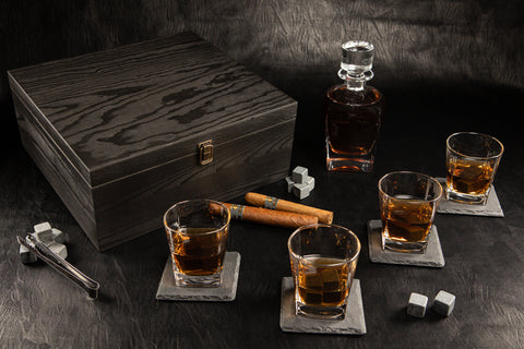 elegance decanter and whiskey glasses
